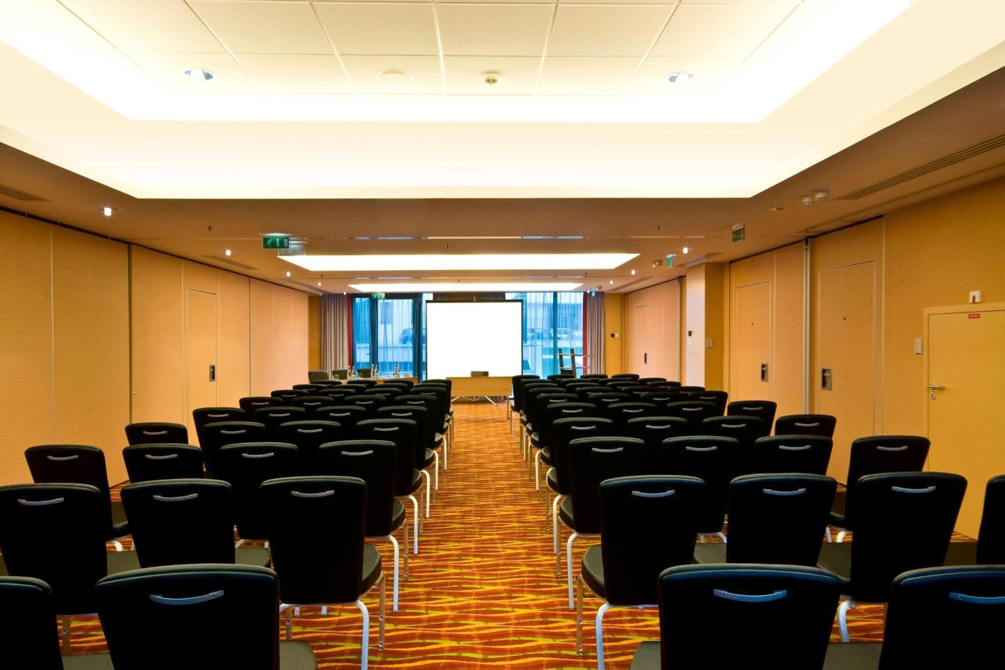 Courtyard By Marriott Paris Denis 4* Saint-Denis (Seine-Saint-Denis)